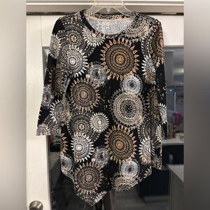 Westbound Black and White Sunburst A-Line Long Sleeve Top